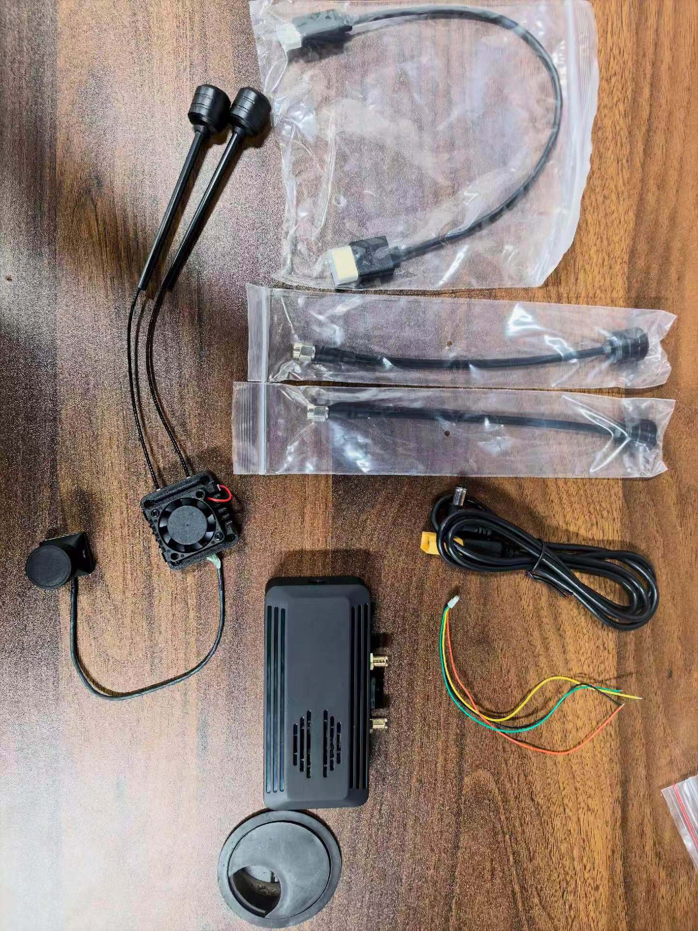Skyvolt R500 VRX 5.8GHz Digital HD FPV Receiver Dual-Antenna STBC H.265 Decoding HDMI Output Long-Range Ground Station for Drone
